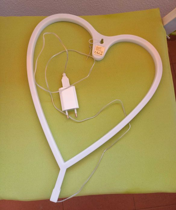 Luz néon coração rosa