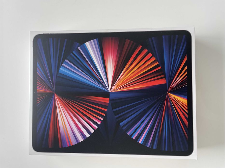 iPad Pro 12.9″ (2021 M1 512 GB) + Magic Keyboard – €850 ono