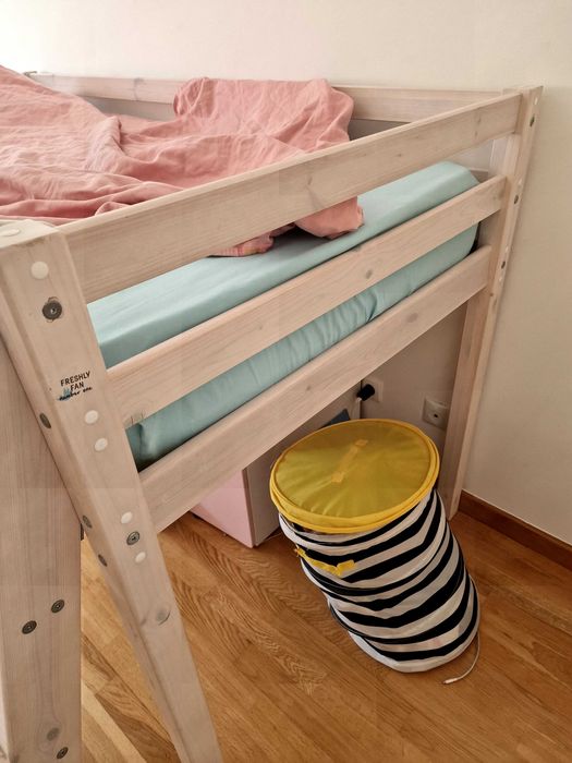 Cama criança alta com colchão