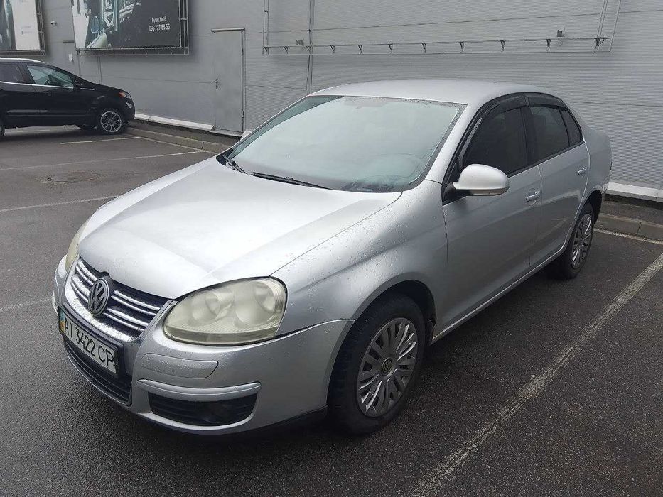Volkswagen Jetta 2006 • 1.6 FSI бензин • 6-ступенева механіка • Комфортна та економна • Надійне сімейне авто