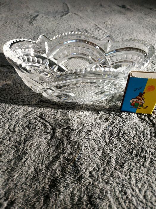 Хрустальна цукерниця салатниця