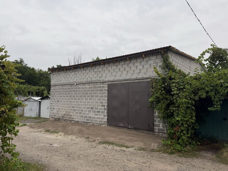 Продам  гаражне приміщення