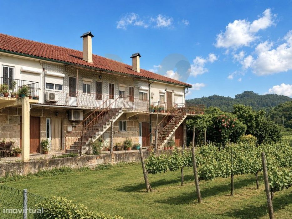 Moradia Geminada T2+1 com Jardim | Centro de Arcos de Valdevez