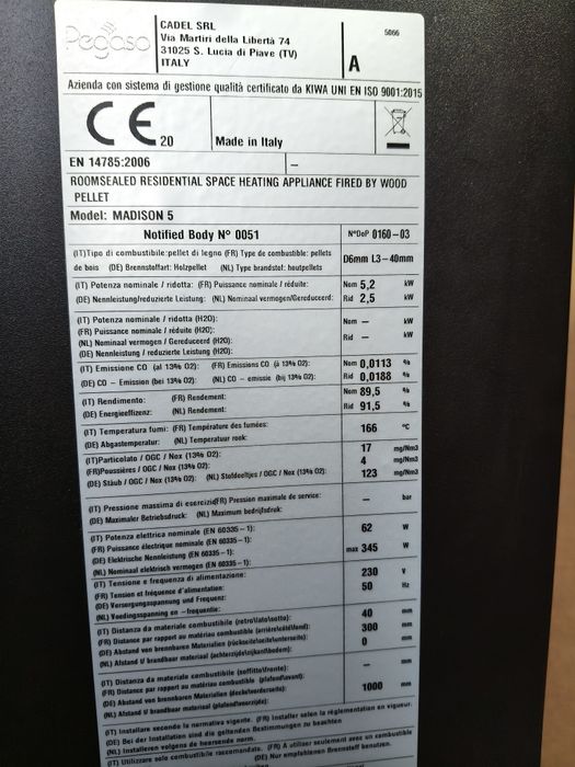 Kominek, piec na pellet. Wąski,wersja Slim.Cichy, łatwe sterowanie