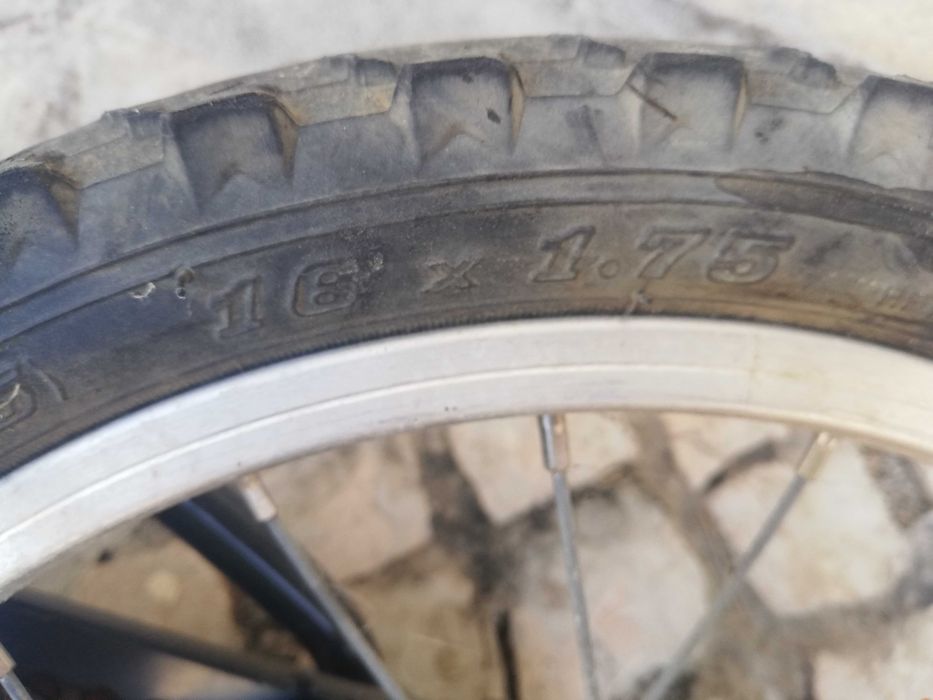 vendo bicicleta para criança roda 16 em bom estado