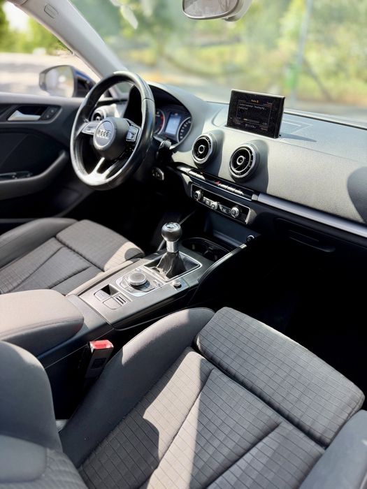 Audi A3 1.6 TDI S-LINE kit RS3