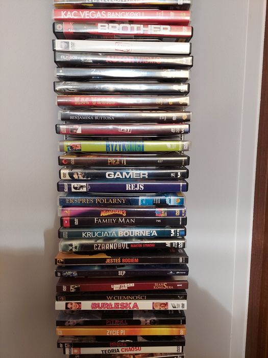 Płyty CD  razem ze stojakiem