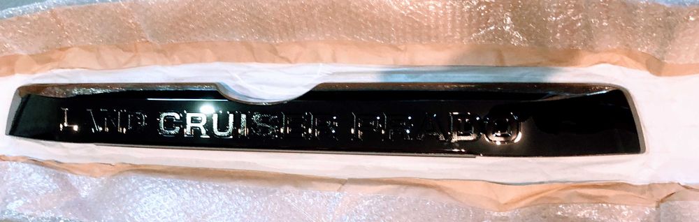 Накладка кришки багажника Black Edition Land Cruiser Prado 150 2017-