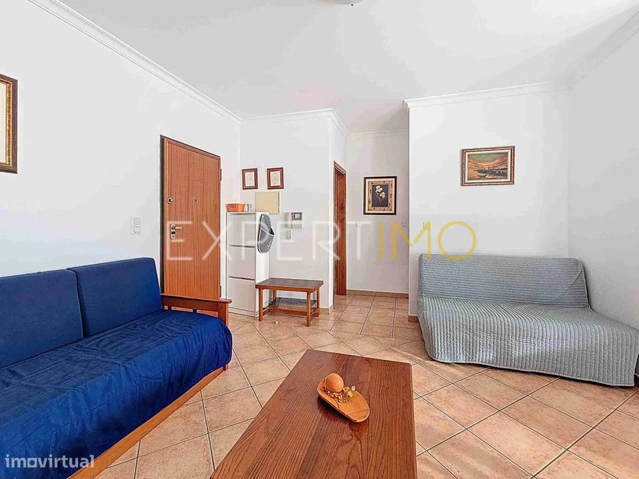 Apartamento T1 a 300m da Praia da Rocha com garagem e piscina