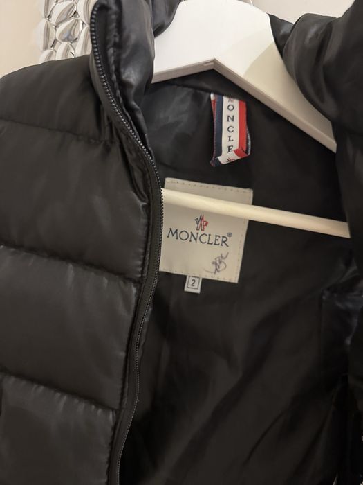 Жилетка на мальчика и на девочку Moncler