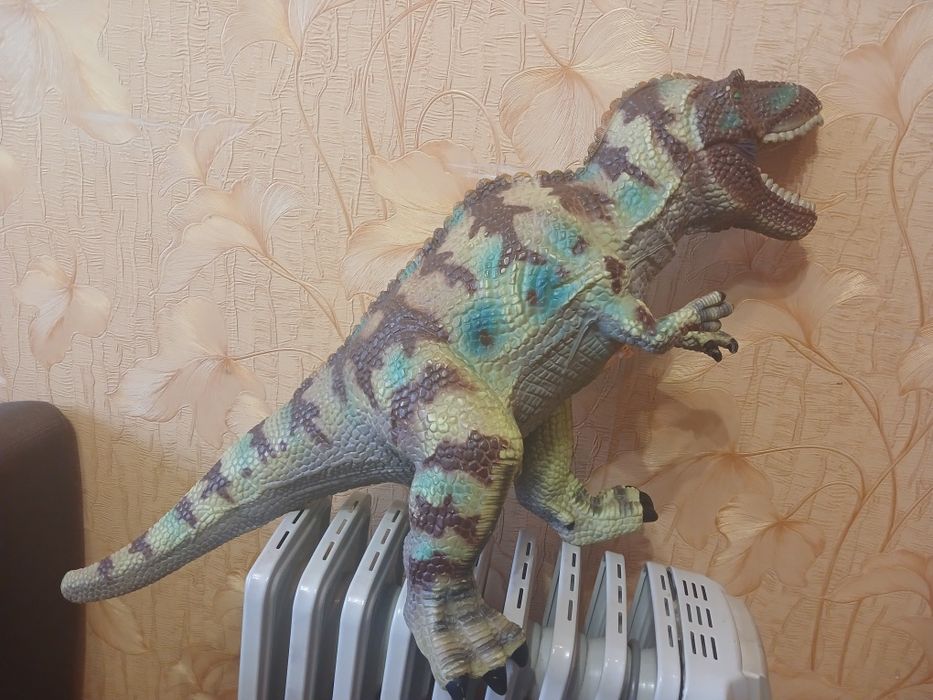 Динозавр великий