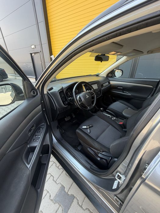 Mitsubishi Outlander*7 osób*Automat 4WD*Bezwypadek