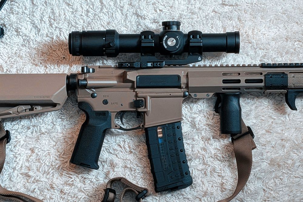 Приціл Discovery Optics ED-AR 1-8x24 SFIR FFP + Моноблок Leapers