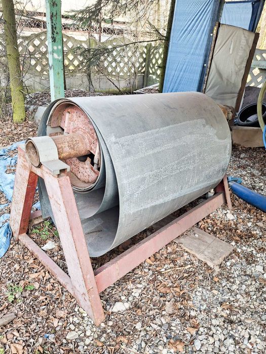 Rozwijak do blach elektryczny 400V, udźwig 2 t, szer. 125 cm
