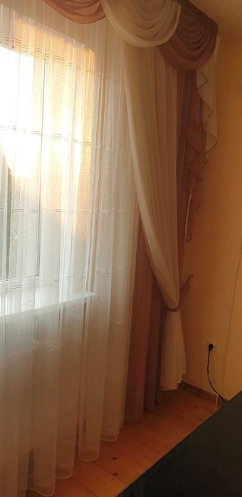 штори і тюль ,ламберкен на вікно до вітальні