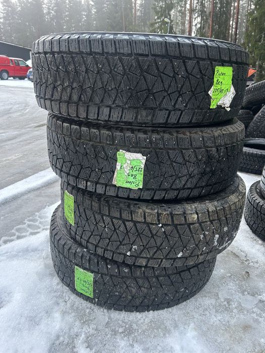 Продам резину зима 225/65 R17, комплект 8000тис.грн