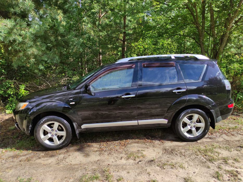 Mitsubishi Outlander XL