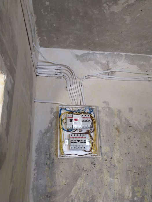 Послуги електрика.