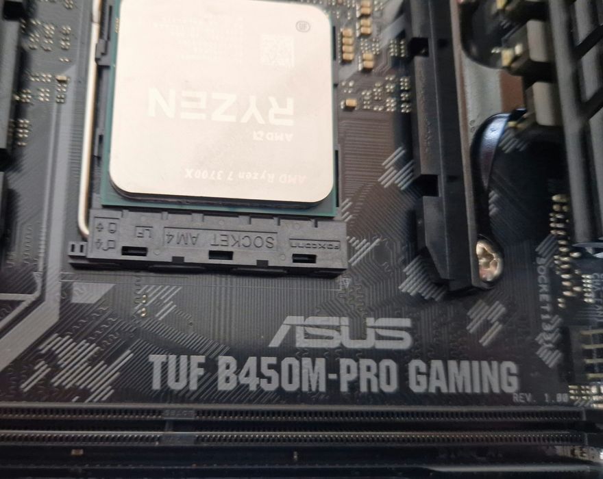 Комплект Ryzen 7 3700x + Asus Tuf b450m Pro Gaming