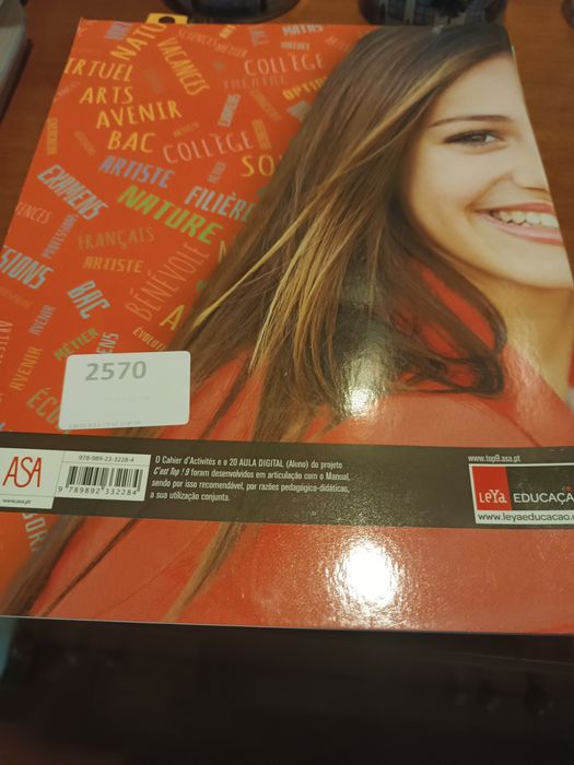 Caderno atividades francês 9