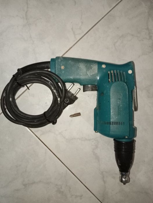 Makita 220V 510W – Berbequim Profissional Usado – A Trabalhar Bem