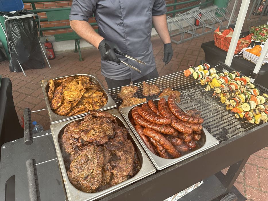 foodTruck HOT-dogi obsluga Burgery Frytki pikniki imprezy Eventy Grill