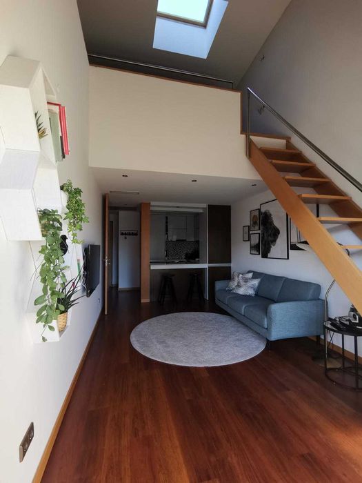 Apartamento T1+1 Duplex Loft mobilado e com varanda junto ao Hospital São João