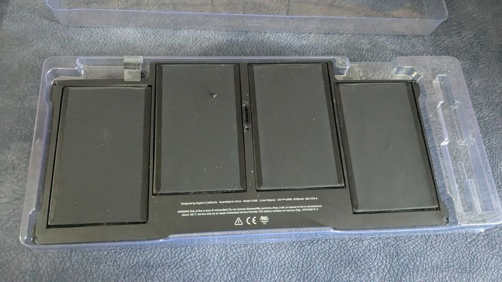 Акумулятор батарея A1405 Apple Macbook Air 13"( 2010-2011 ) A1466/A1369 (7.3V,50Wh, 6700mAh)