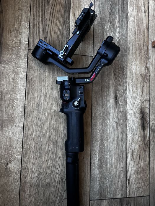 стедікам DJI RS 4