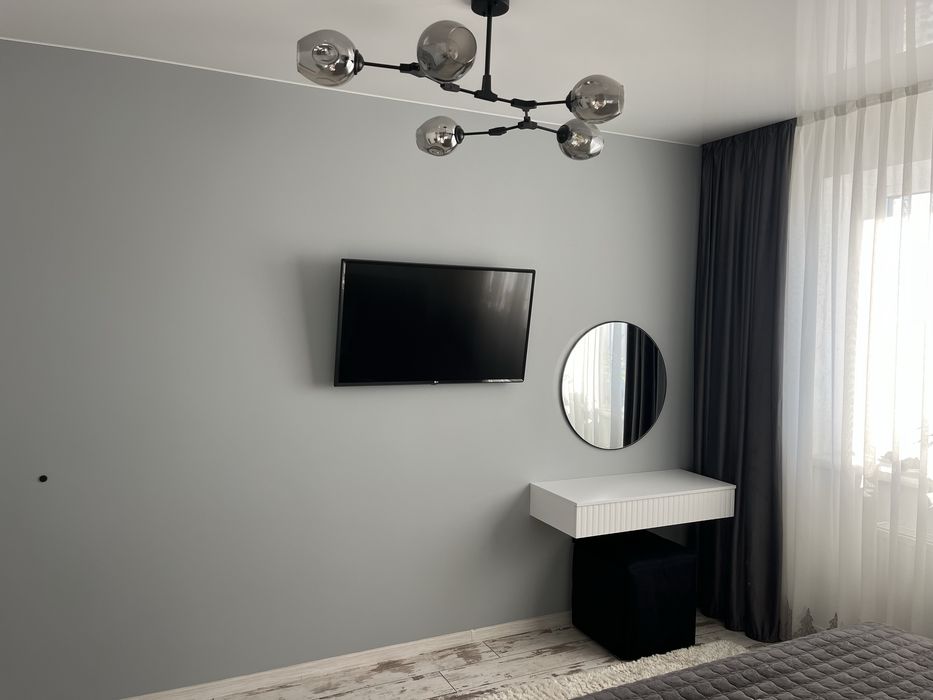 Двокімнатна квартира з меблями та технікою