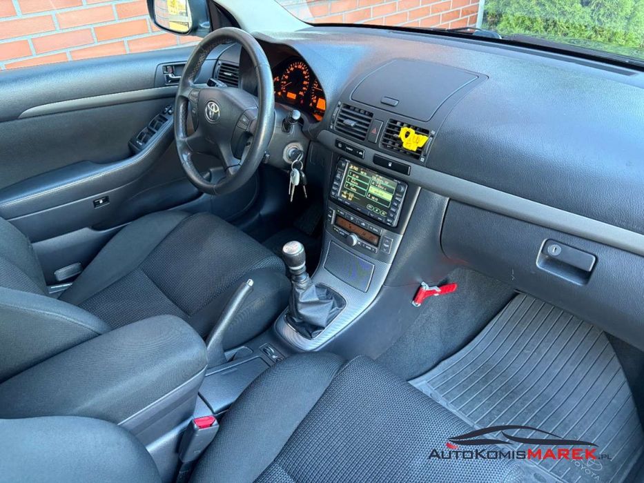 Toyota Avensis 2.0 diesel / 126 KM / zarej w PL / 6 biegów / zadbany /możliwa zamiana