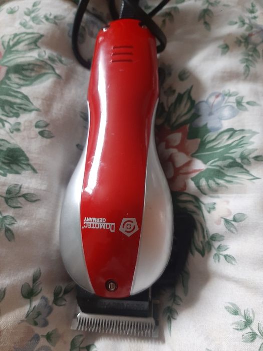 Машинка для  стрижки волосся.