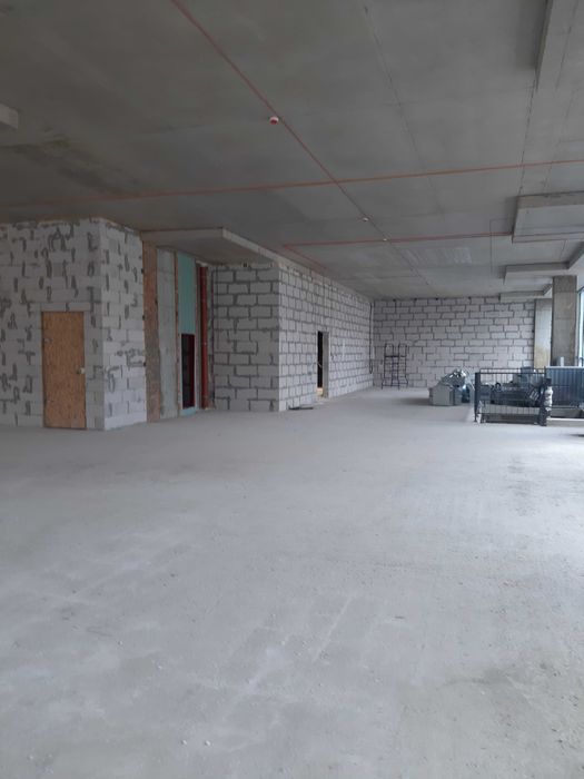 Продаж фасадного приміщення в БЦ по вул. Хімічній , 1328 м2