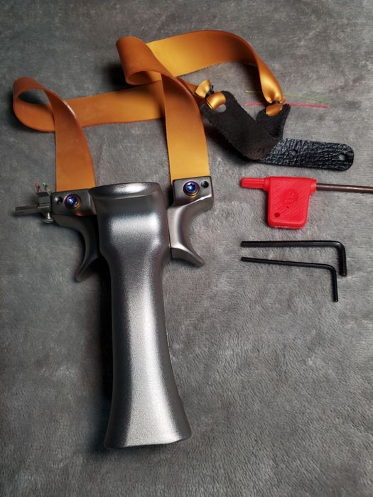 Титанова професійна  рогатка , резина Precise 1мм