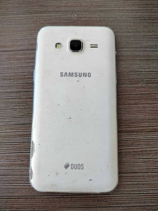 Мобільний телефон Samsung Galaxy J5 2016 року,8GB