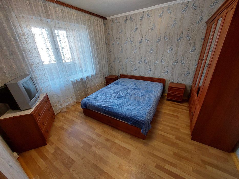 Посуточно 2к квартира. М. Харьковская. Ревуцкого 19/1