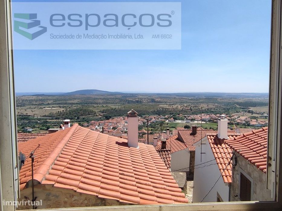 Casa antiga em aldeia histórica - Penha Garcia