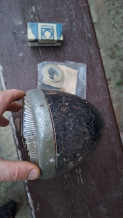 Stara lampa PRL c 325/c328