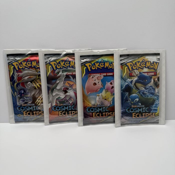 4 boostery Pokemon TCG Cosmic Eclipse art set