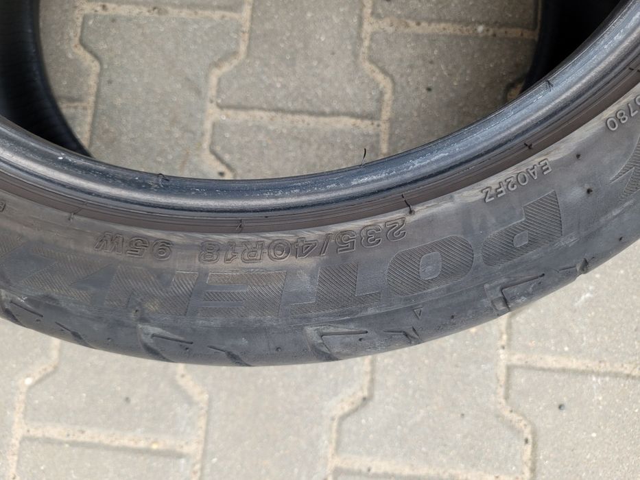 Bridgestone 235/40/18