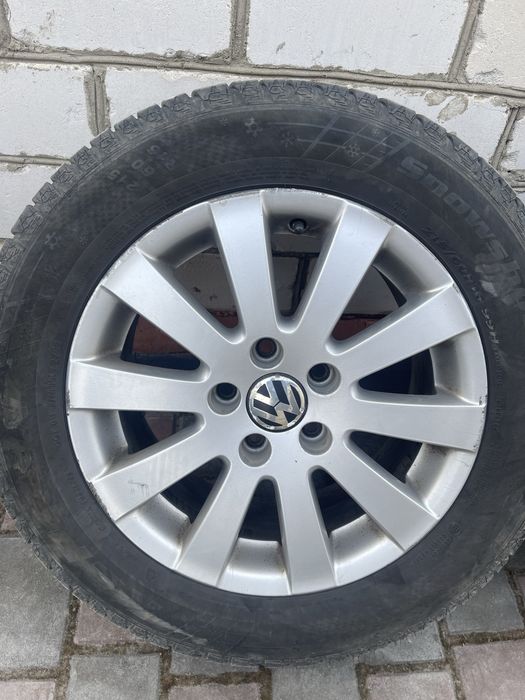Диски оригінальні passat r16 з зимовою гумою kapsen