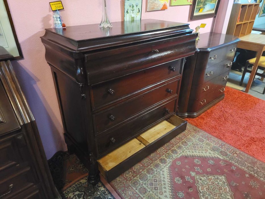 Grande cómoda muito antiga com 5 gavetas - Bom estado geral