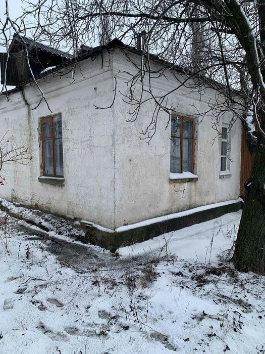 Комлекс будівель загальною площею 135 кв.м 2 приміщеня