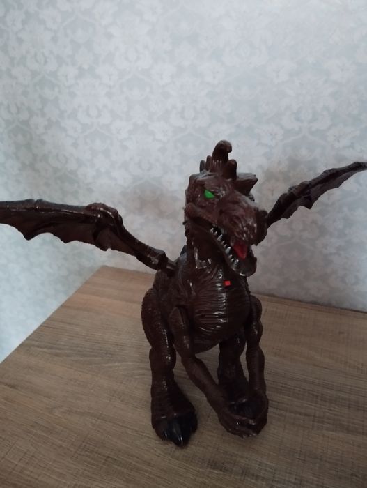 Дракон зі звуковими ефектами