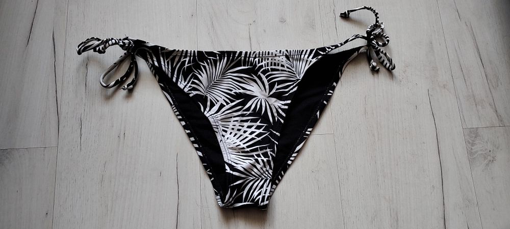 Majtki z bikini House M