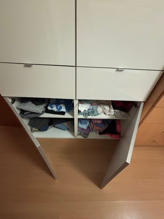 Itens a partir de 18€- roupeiro branco