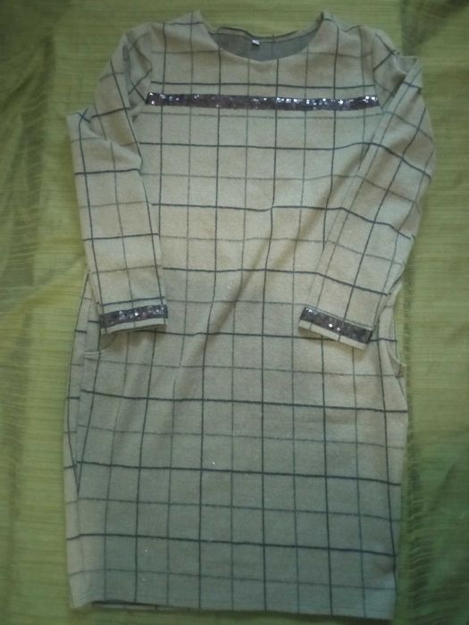 Продаю (сукні, плаття, кофти)