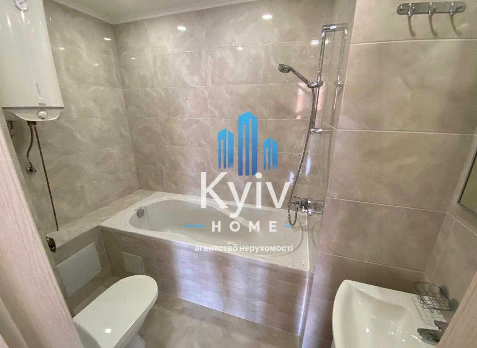 Продаж квартири з ремонтом/ 60 м2/ 2 кімнатна/ Комфорт-Таун/ Київ