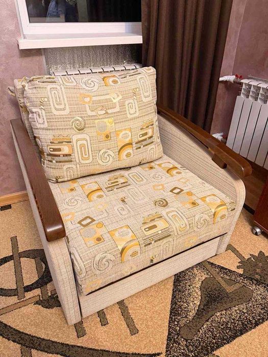 Одно крісла-ліжка у бездоганному стані! 3 000 грн за штуку