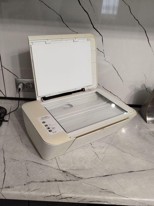 Принтер HP Deskjet 1515 3 в 1 БФП